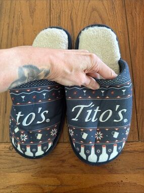 Tito's Navy Blue Slip-On Men's Slippers